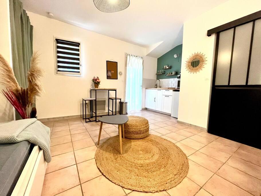 Apartment Aix-en-provence, Cosy Proche Toutes Commodites, Linges Fournis *