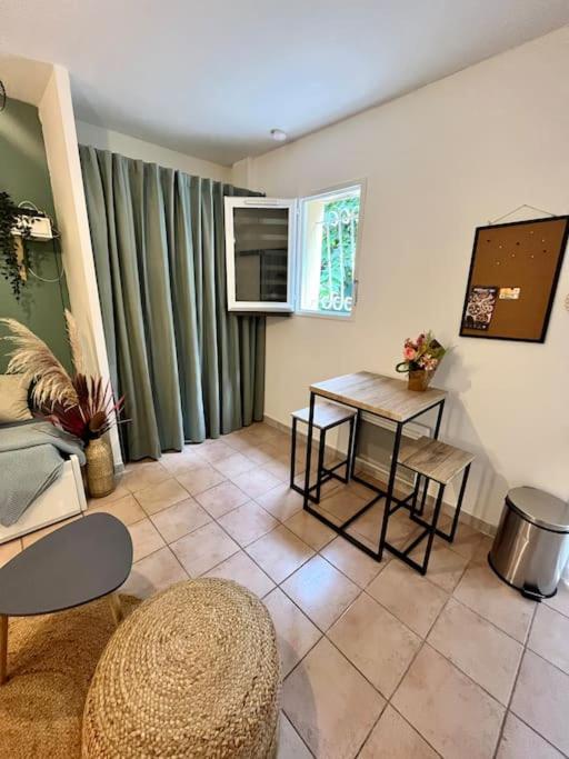 Apartment Aix-en-provence, Cosy Proche Toutes Commodites, Linges Fournis